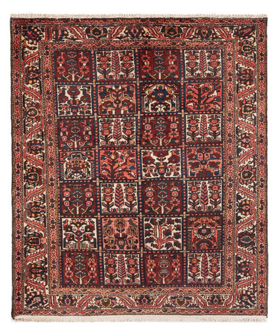 Bakhtiari Rug 157x202cm - Persian Rugs