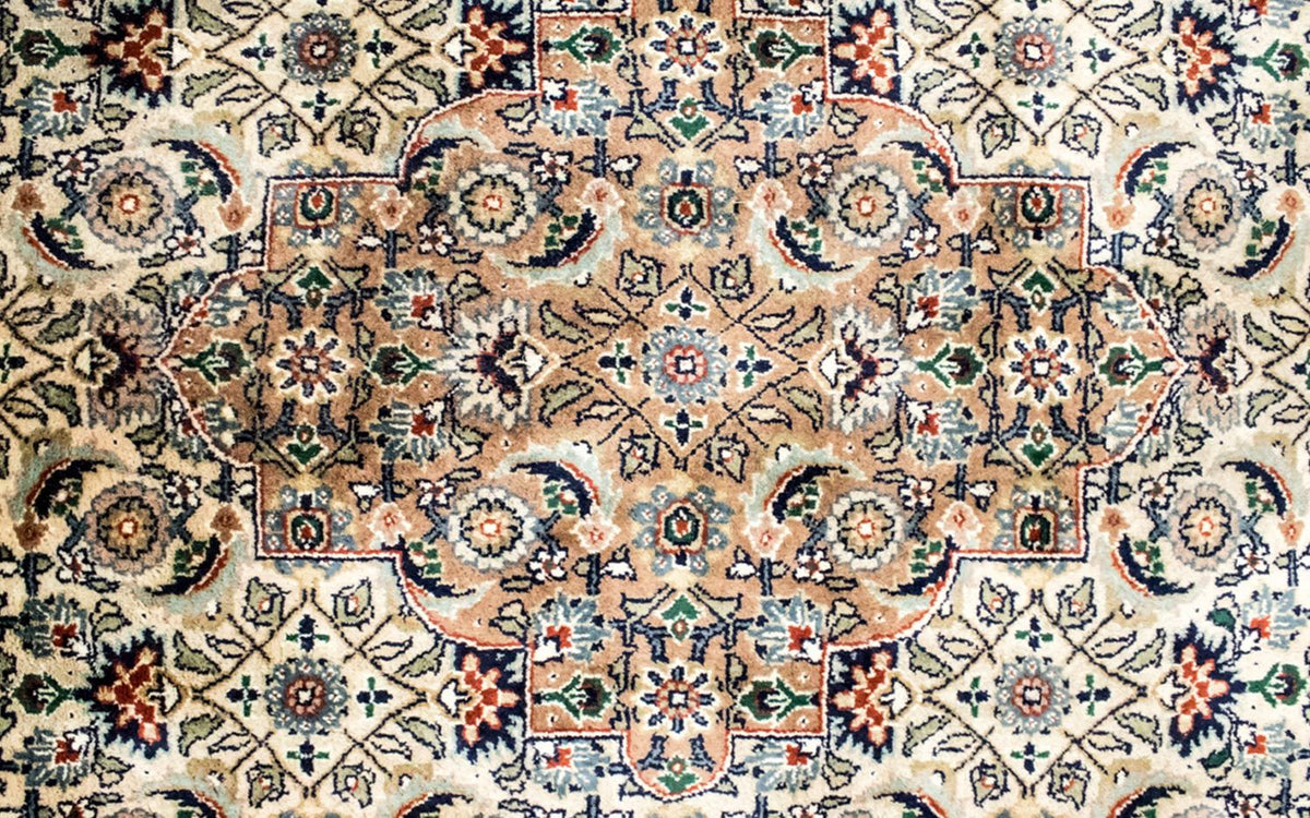 Oriental Rug - 305 x 240 cm - beige