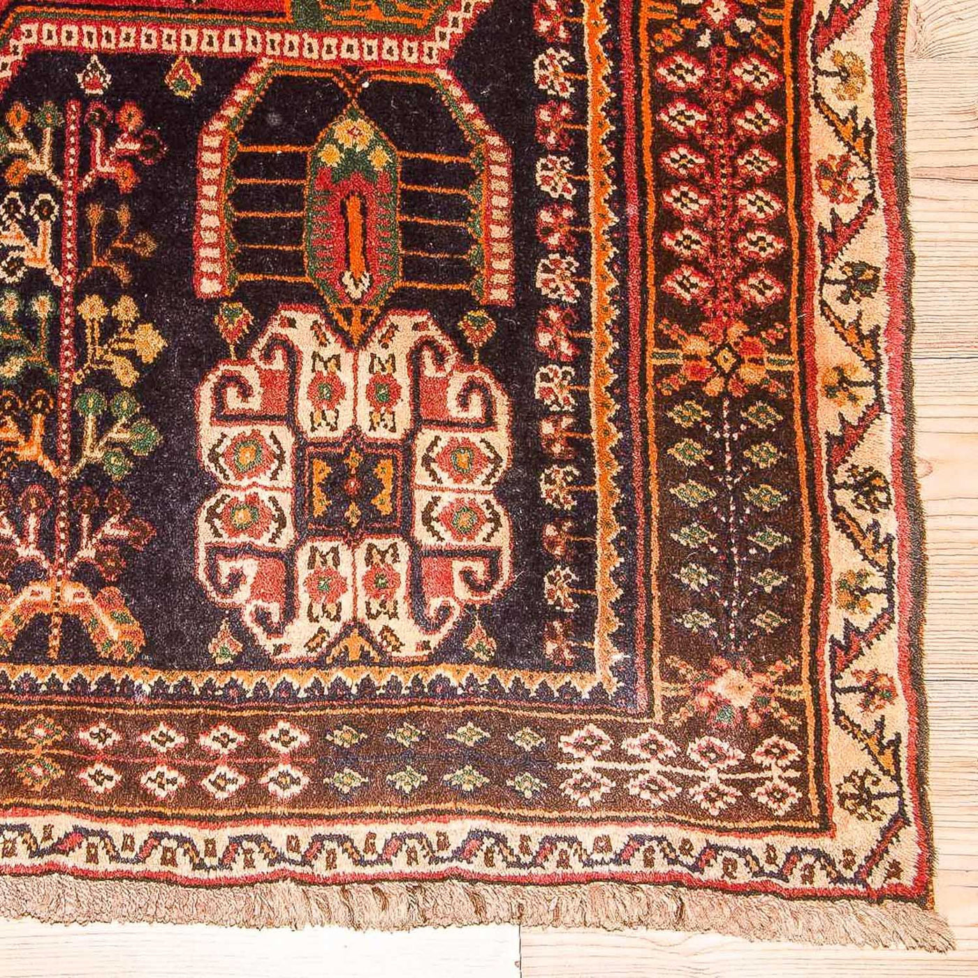 Qashqai Rug 253x161cm - Persian Rugs