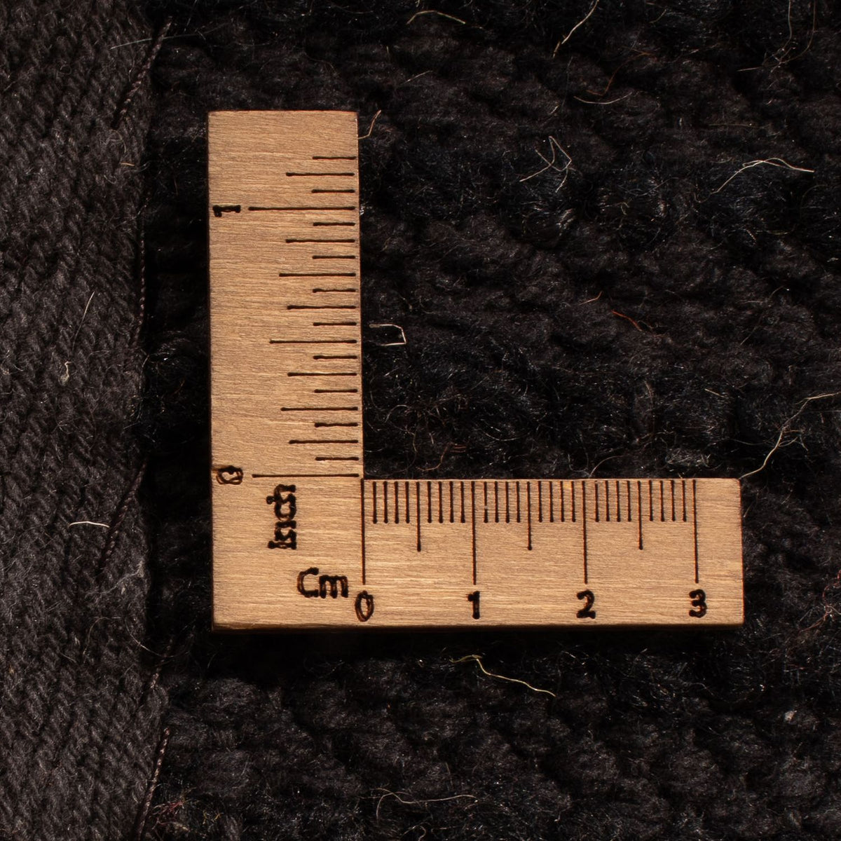 High-Pile Rug - 216 x 150 cm - black