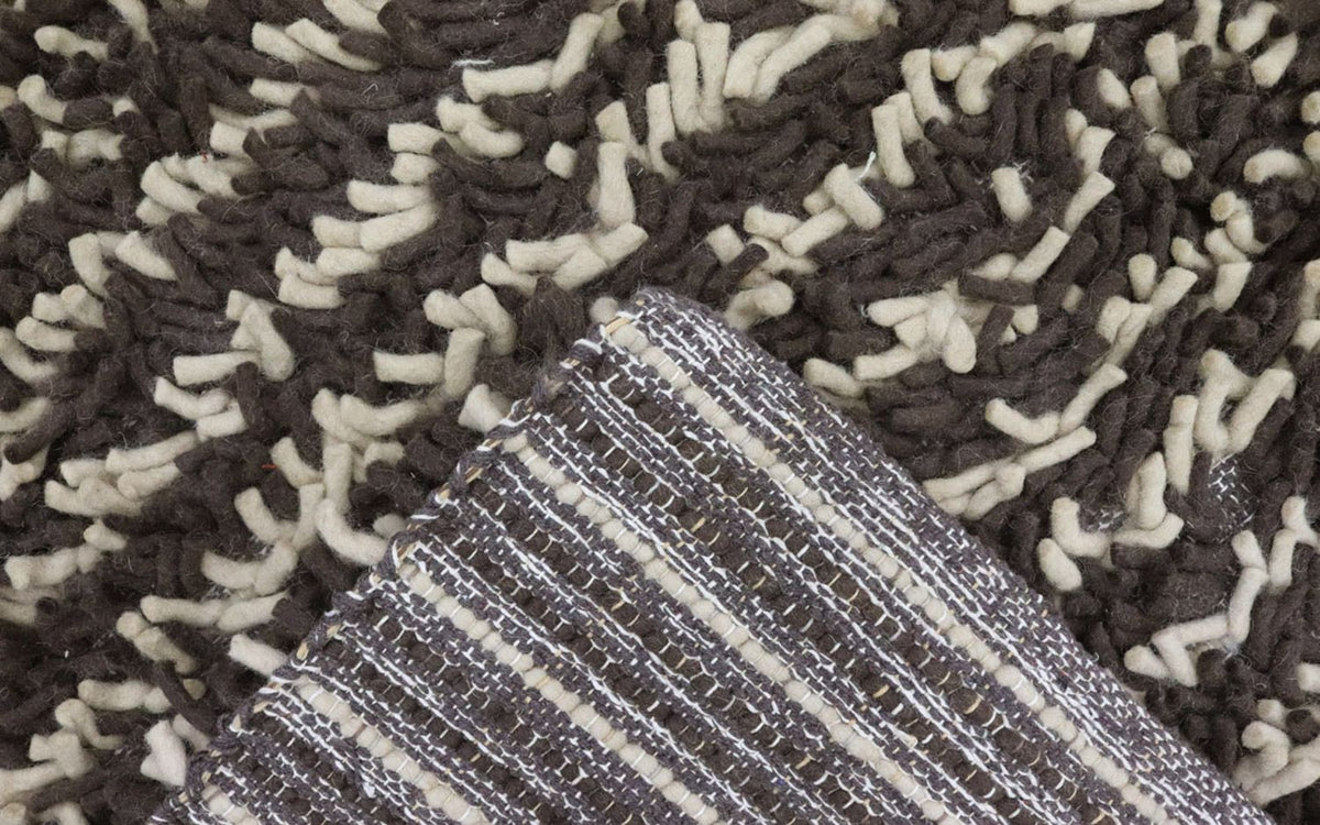 High-Pile Rug - 200 x 124 cm - multicolored