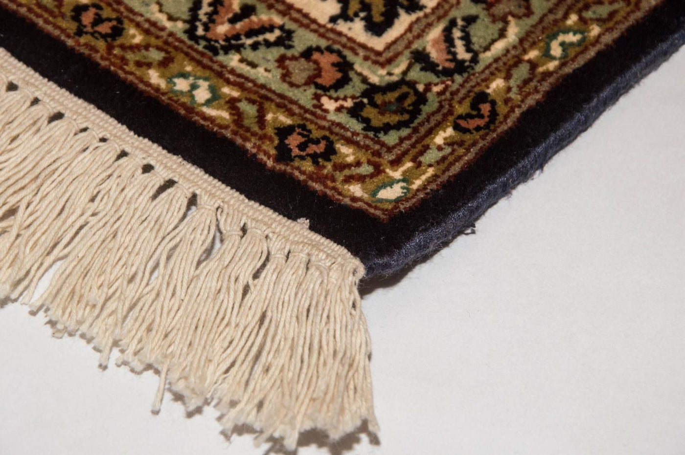 Kashmir Silk Rug 190x127cm - Oriental Rug