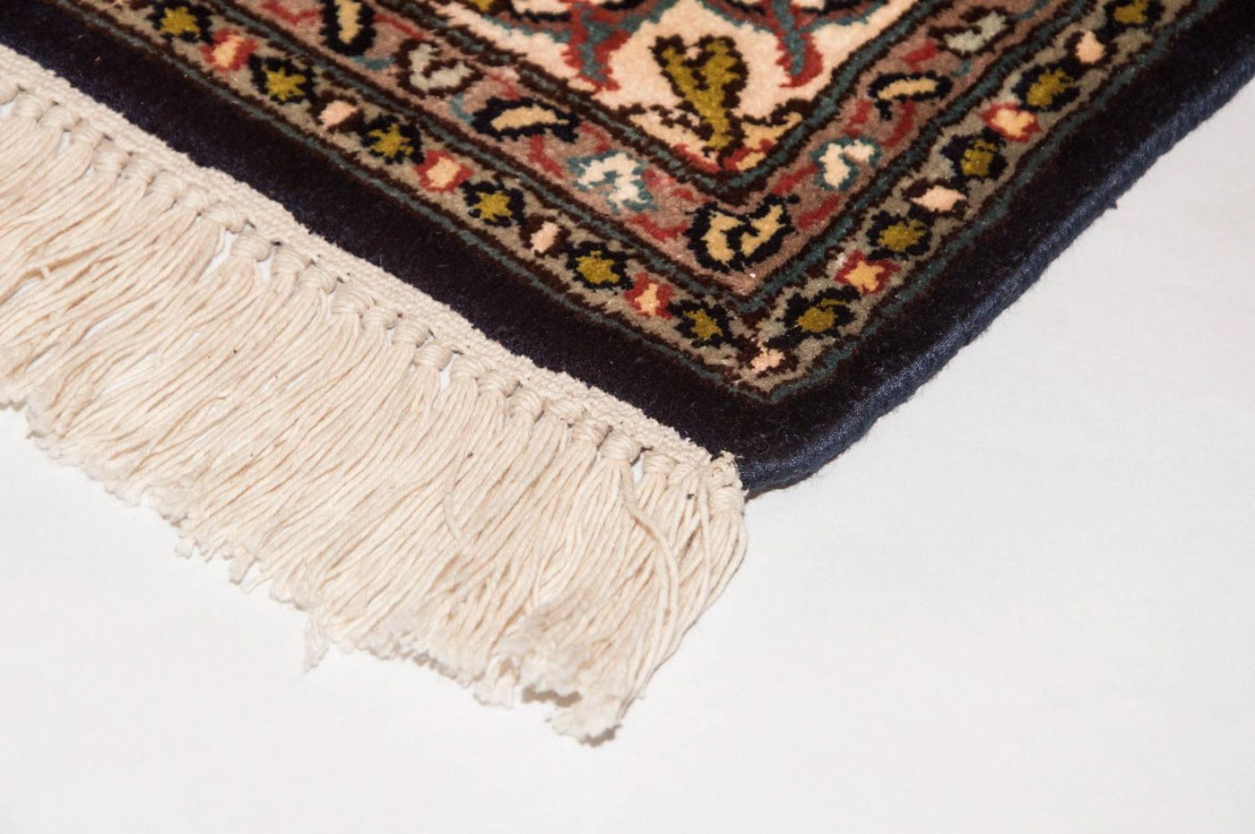 Kashmir Silk Rug 150x93cm - Oriental Rug