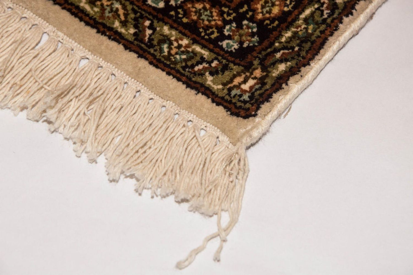 Kashmir Silk Rug 186x126cm - Oriental Rug