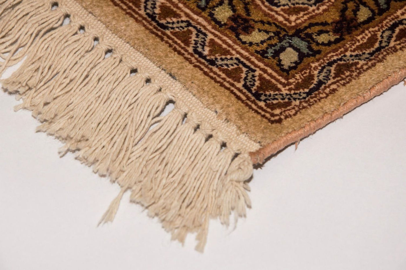 Kashmir Silk Rug 240x157cm - Oriental Rug