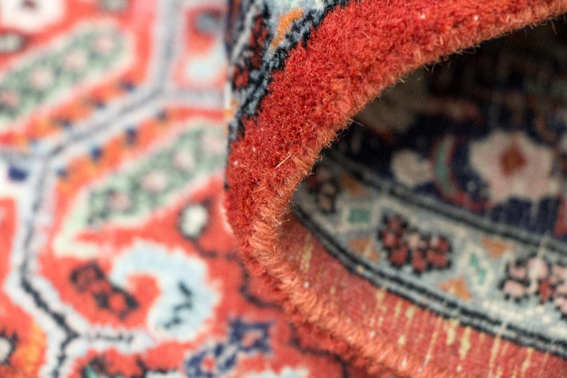 Runner Oriental Rug - 263 x 76 cm - red