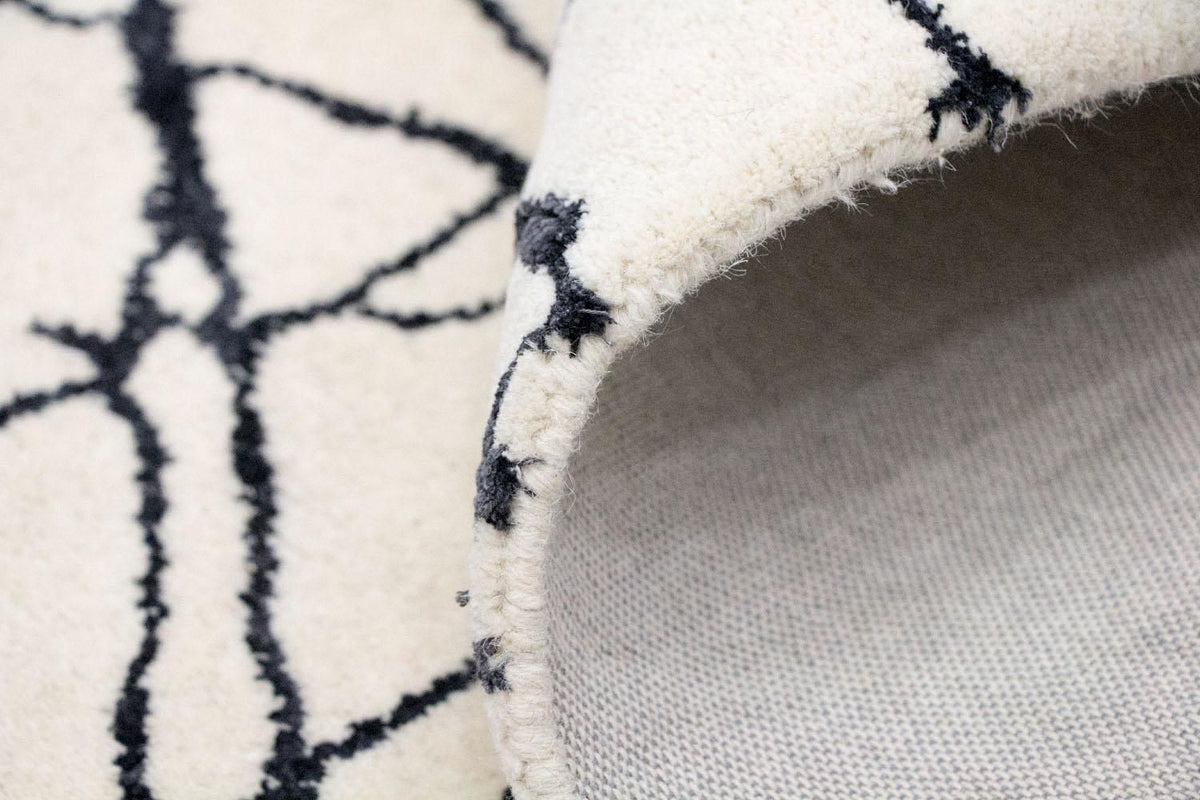 Designer Rug - 181 x 121 cm - beige