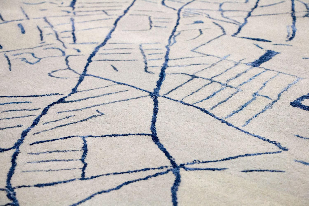 Designer Rug - 241 x 153 cm - silver