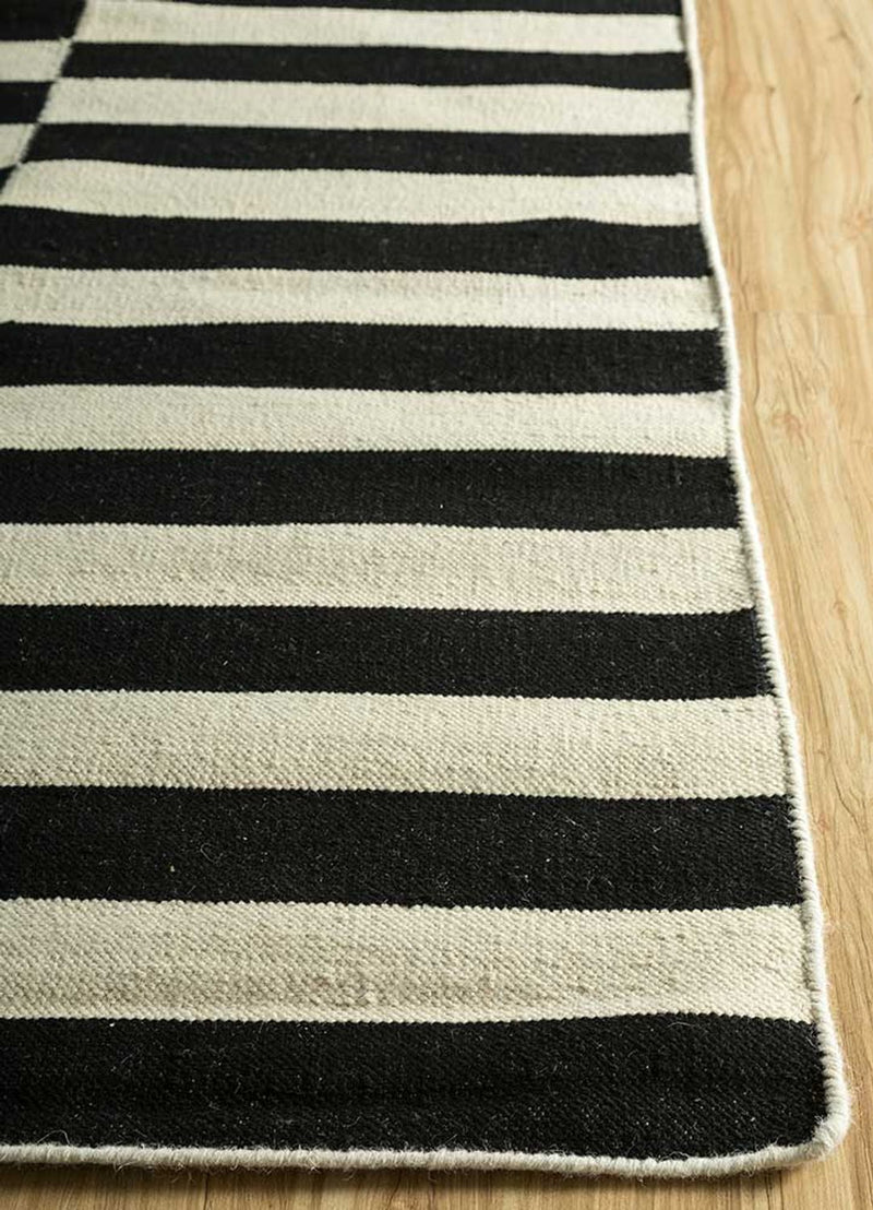 Wool Rug - 240 x 150 cm - multicolored