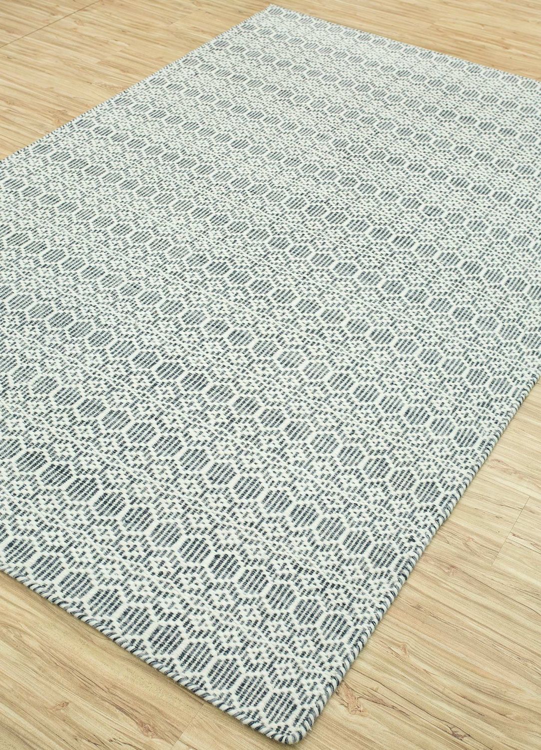 Wool Rug - 450 x 360 cm - lime green