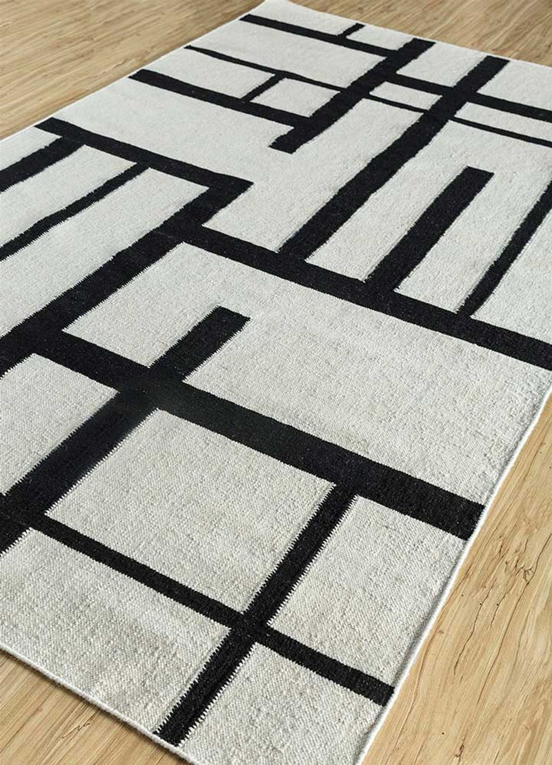 Wool Rug - 240 x 150 cm - black and white