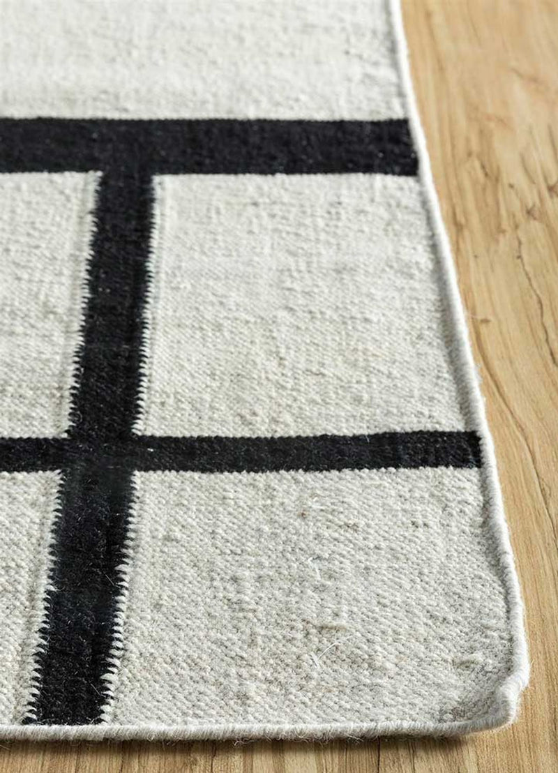 Wool Rug - 240 x 150 cm - black and white