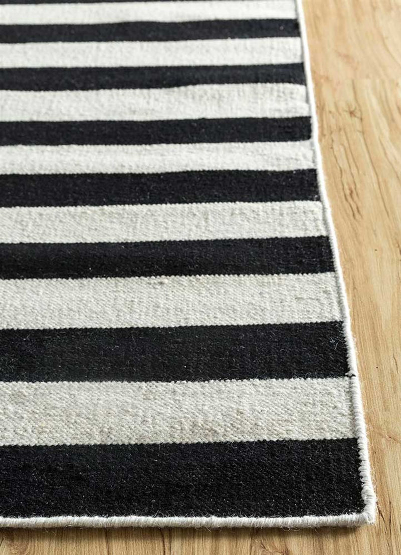 Designer Rug - 270 x 180 cm - multicolored