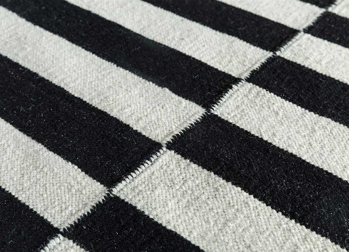 Designer Rug - 270 x 180 cm - multicolored