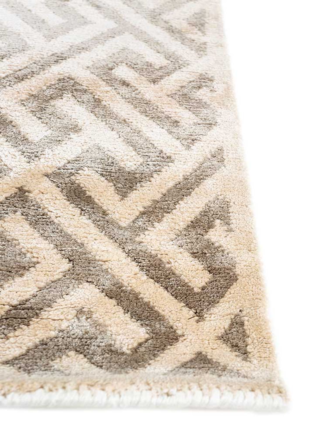 DP02-RUG1145264-270x180