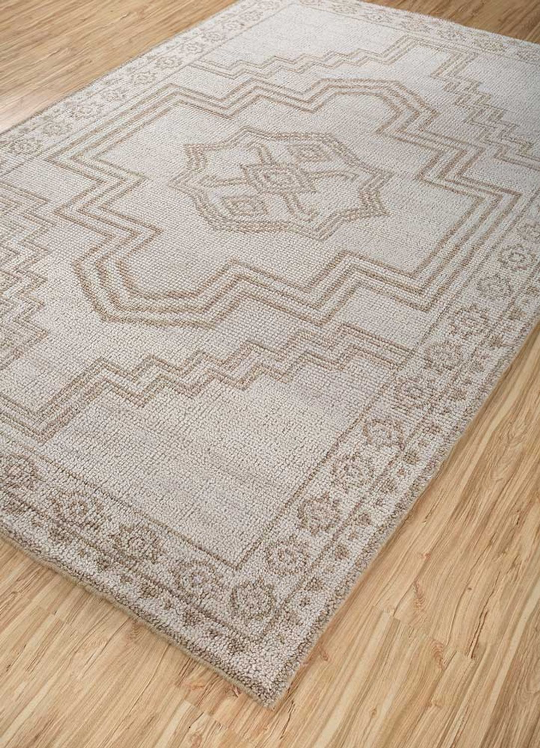 Wool Rug - 270 x 180 cm - cream