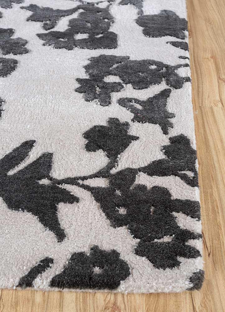 Wool Rug - 270 x 180 cm - black and white
