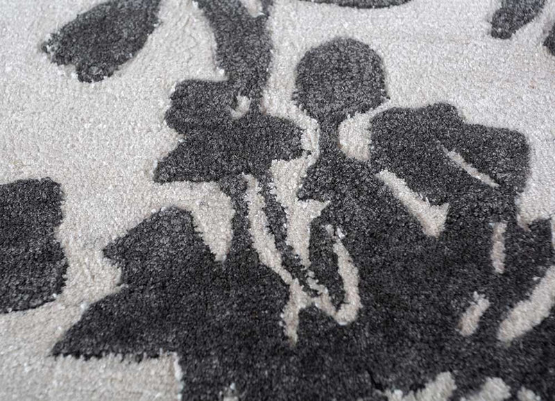 Wool Rug - 270 x 180 cm - black and white