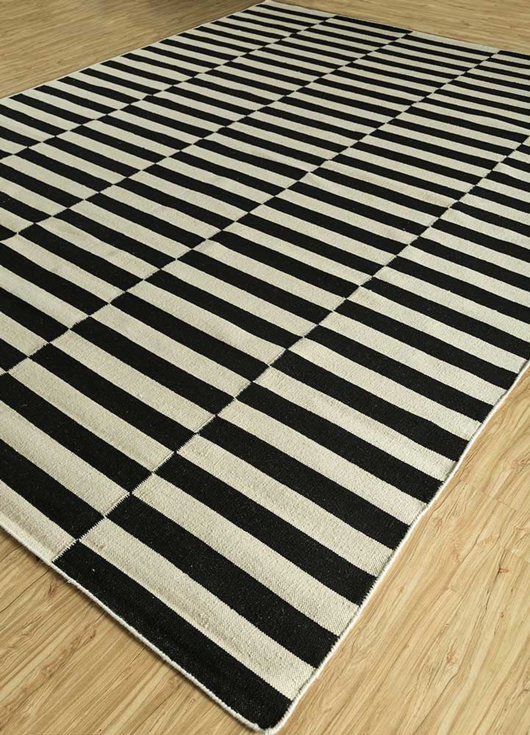 Designer Rug - 450 x 360 cm - multicolored