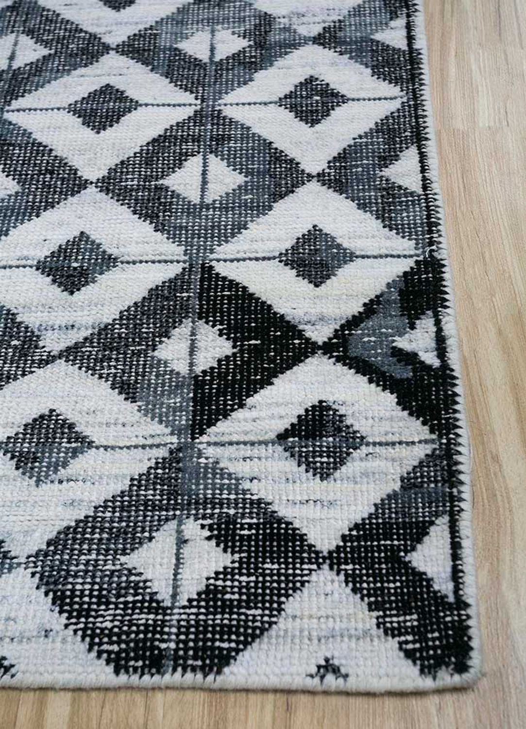 Wool Rug Safoo - Wool Rug