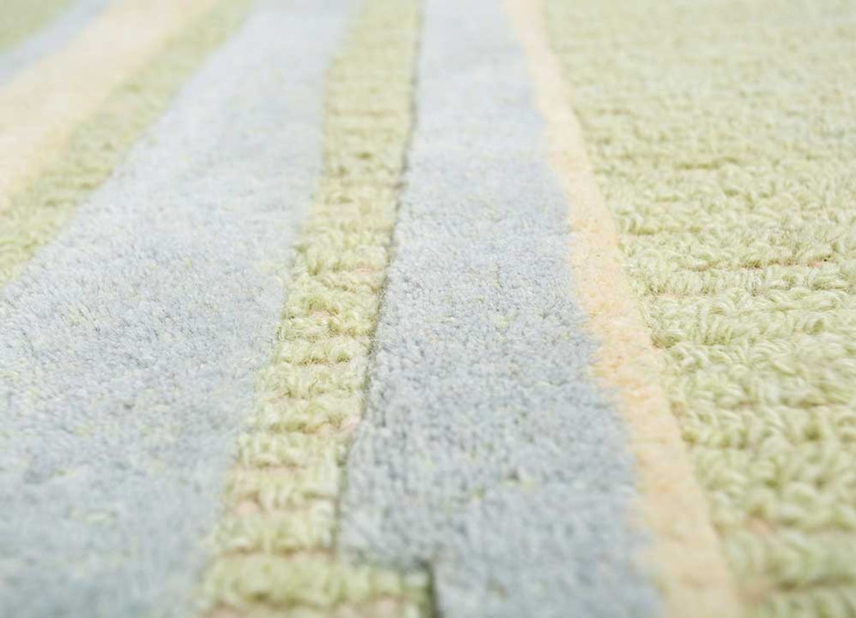 Wool Rug - 240 x 150 cm - light green