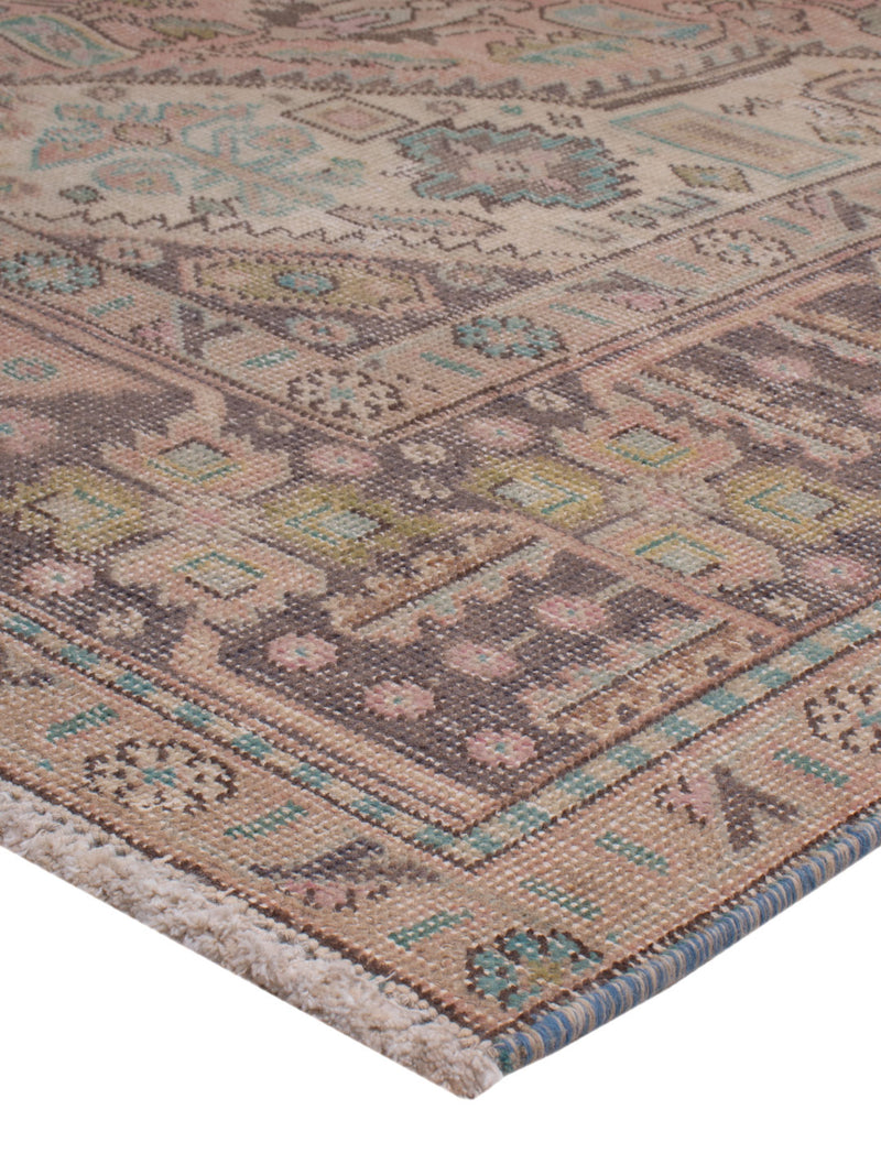 Vintage Rug 194x278cm