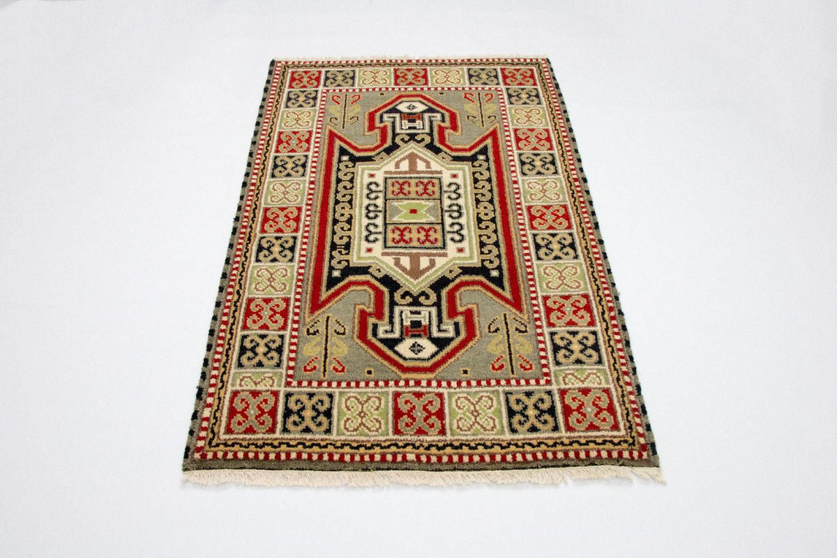Oriental Rug - 152 x 96 cm - light green