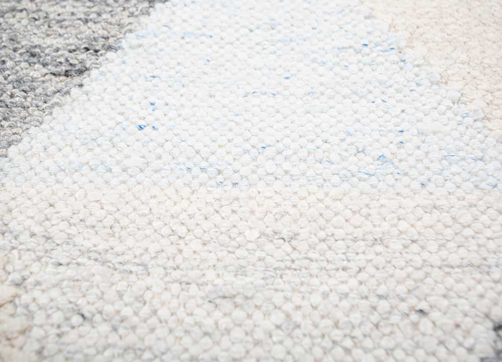 Viscose Rug - 270 x 180 cm - cream