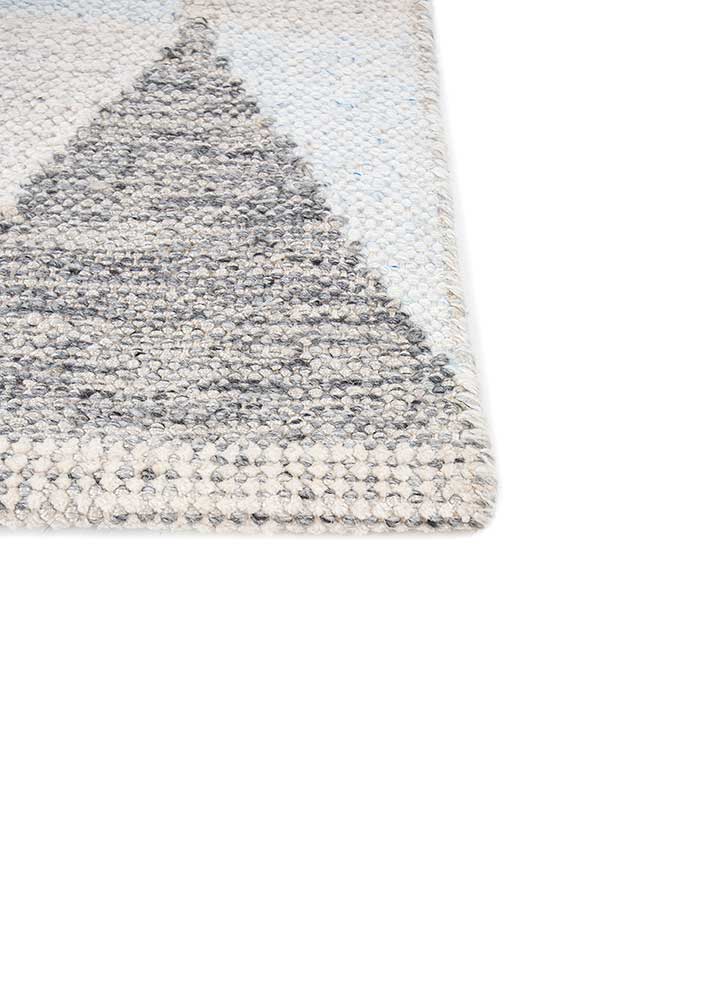 Viscose Rug - 270 x 180 cm - cream