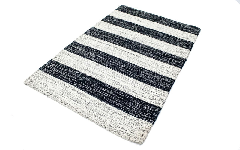 Wool Rug - 164 x 103 cm - multicolored