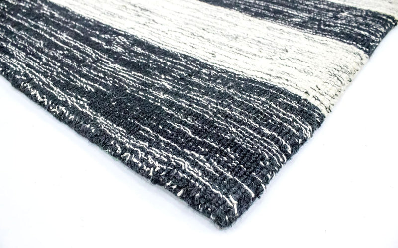 Wool Rug - 164 x 103 cm - multicolored