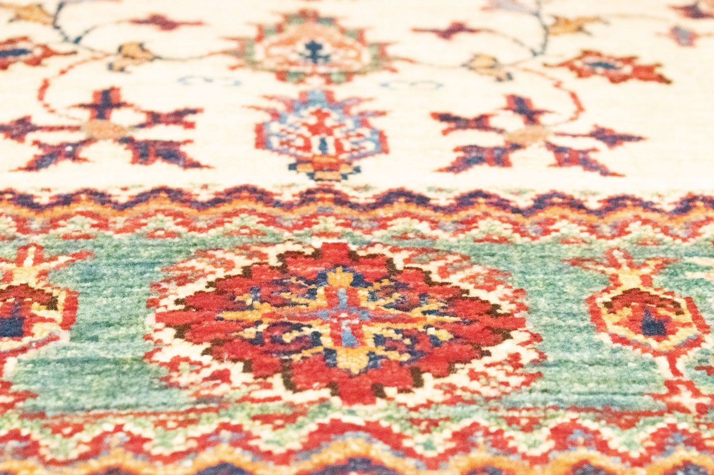 Kazak Rug 188x117cm - Oriental Rug