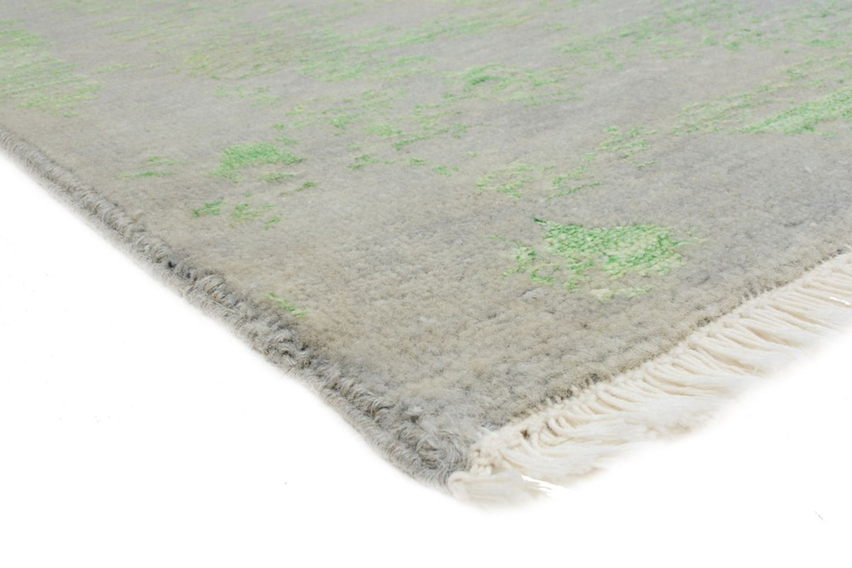 Designer Rug - 259 x 183 cm - light green
