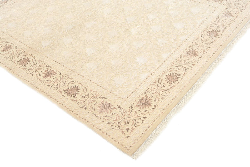 Oriental Rug - 240 x 176 cm - white