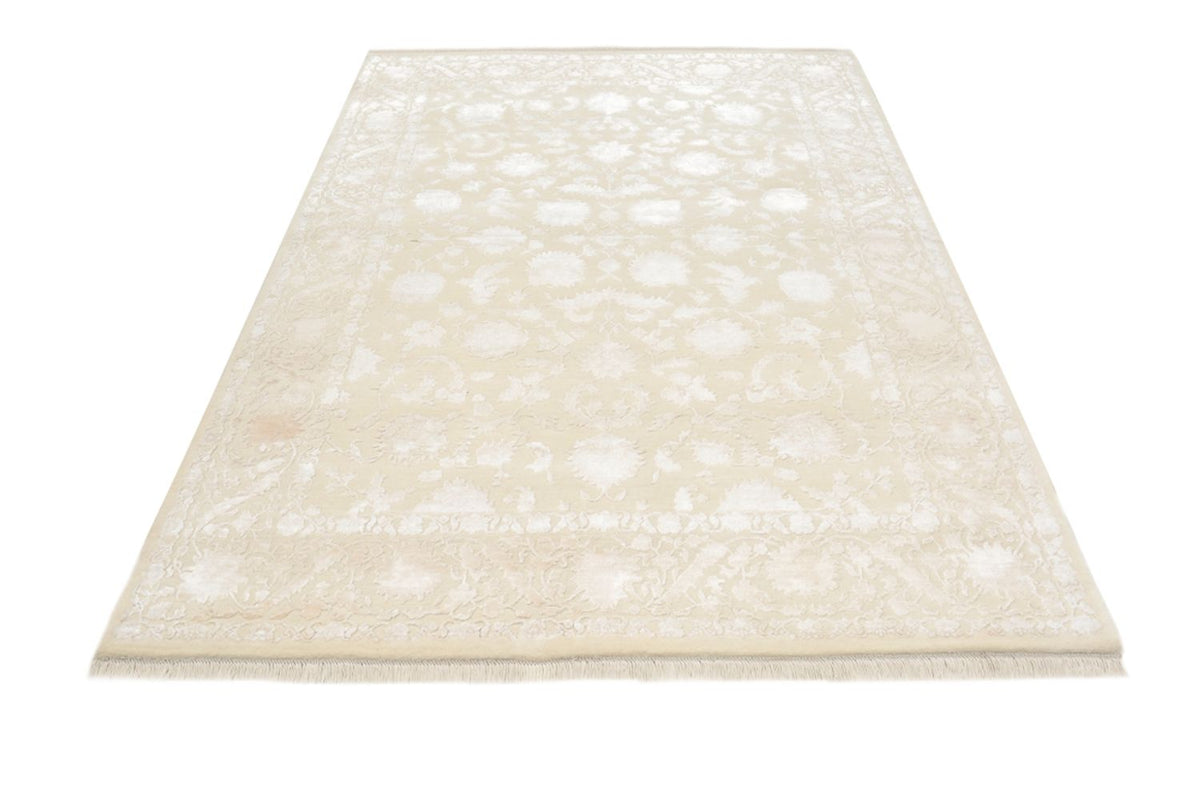 Oriental Rug - 242 x 170 cm - light beige