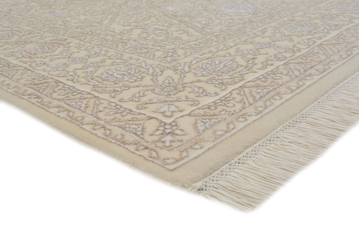 Oriental Rug - 241 x 176 cm - cream