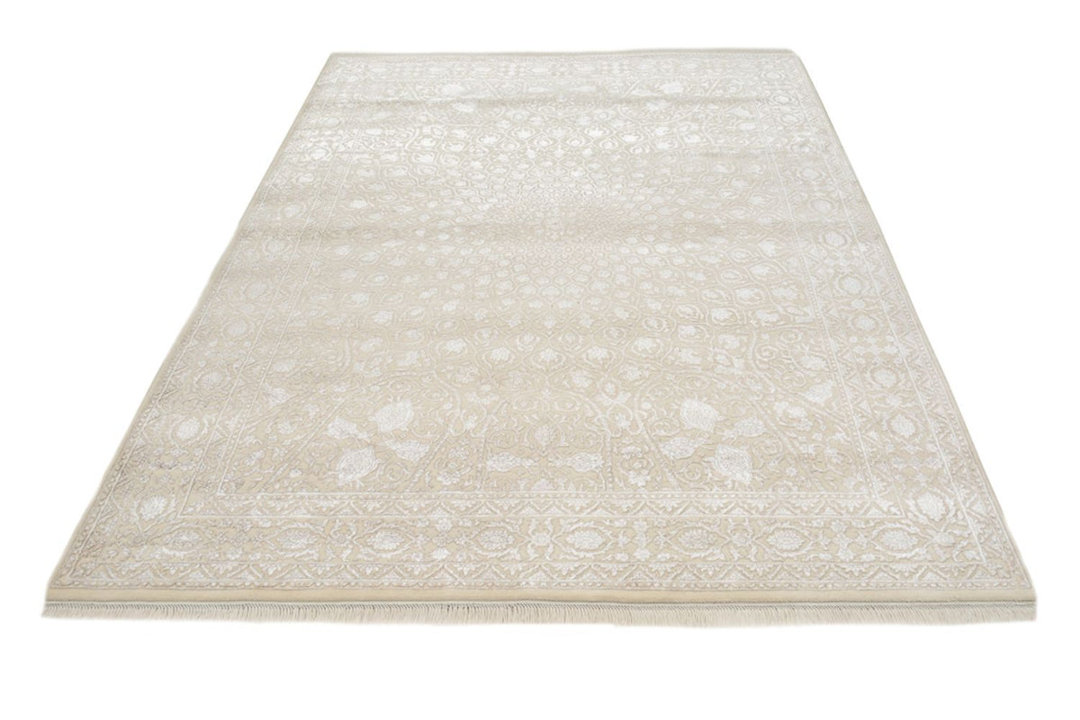 Oriental Rug - 241 x 176 cm - cream