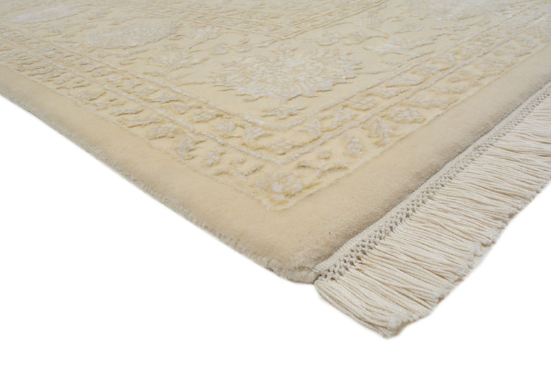 Oriental Rug - 286 x 218 cm - light beige
