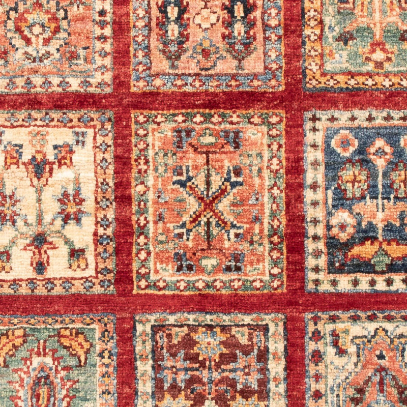 Bakhtiari Rug 124x79cm - Oriental Rug