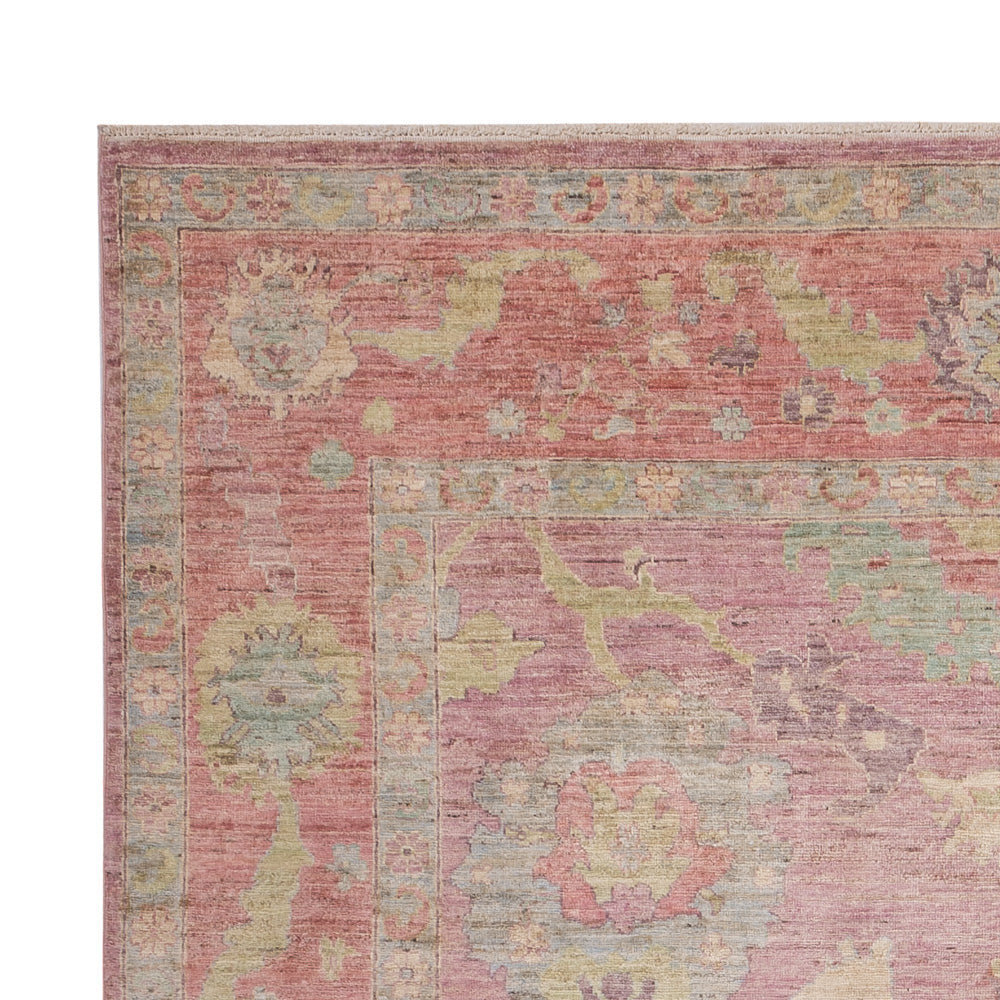 Ushak Rug 207x287cm - Oriental Rug