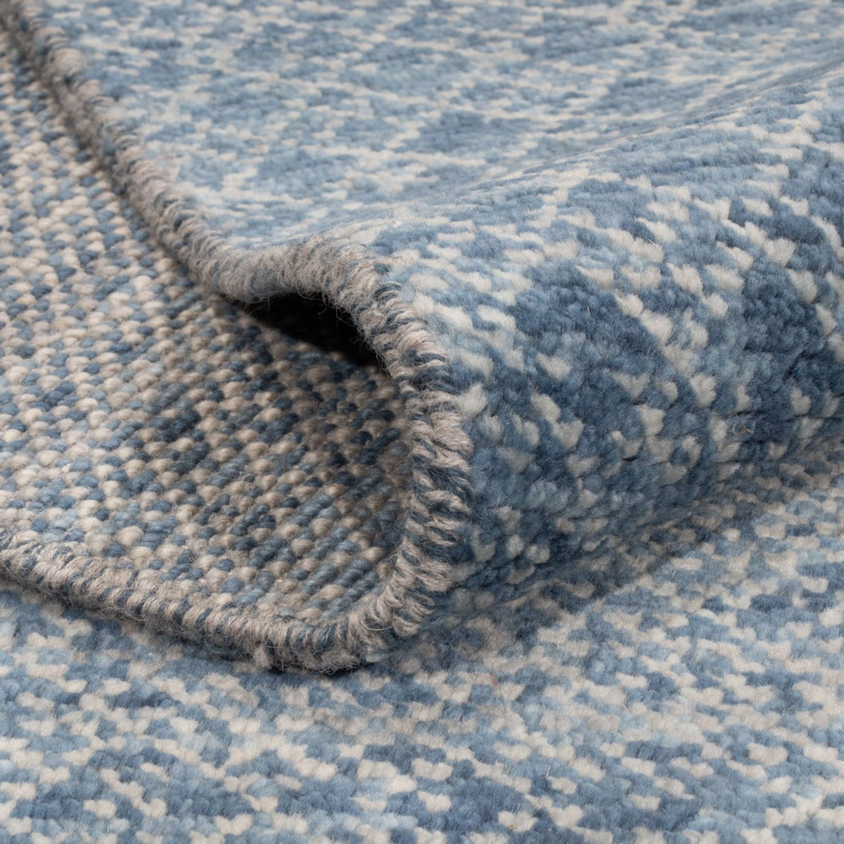 Designer Rug - 365 x 277 cm - light blue