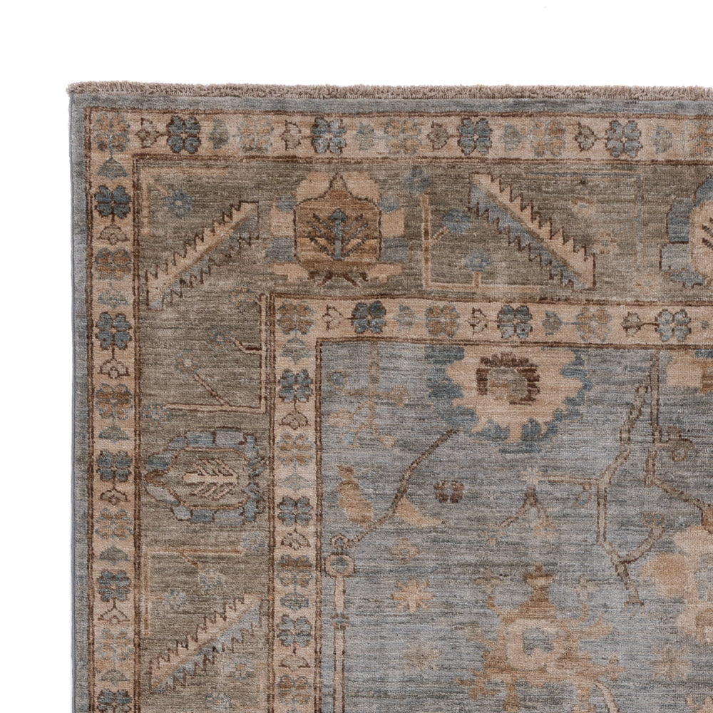 Ushak Rug 239x172cm - Oriental Rug