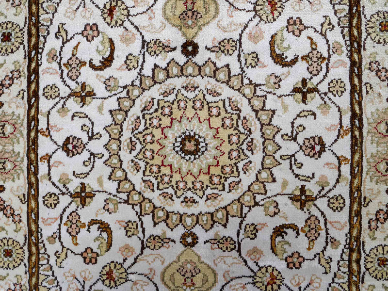 China Seide Rug 88x59cm - Oriental Rug
