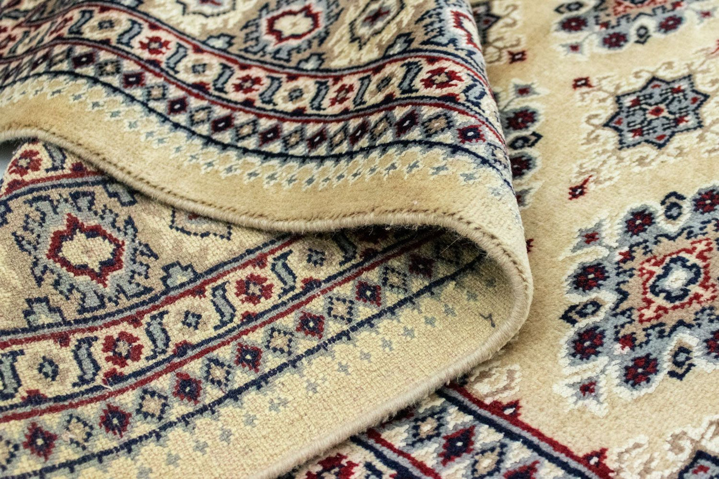 Pakistani Rug 174x128cm - Oriental Rug