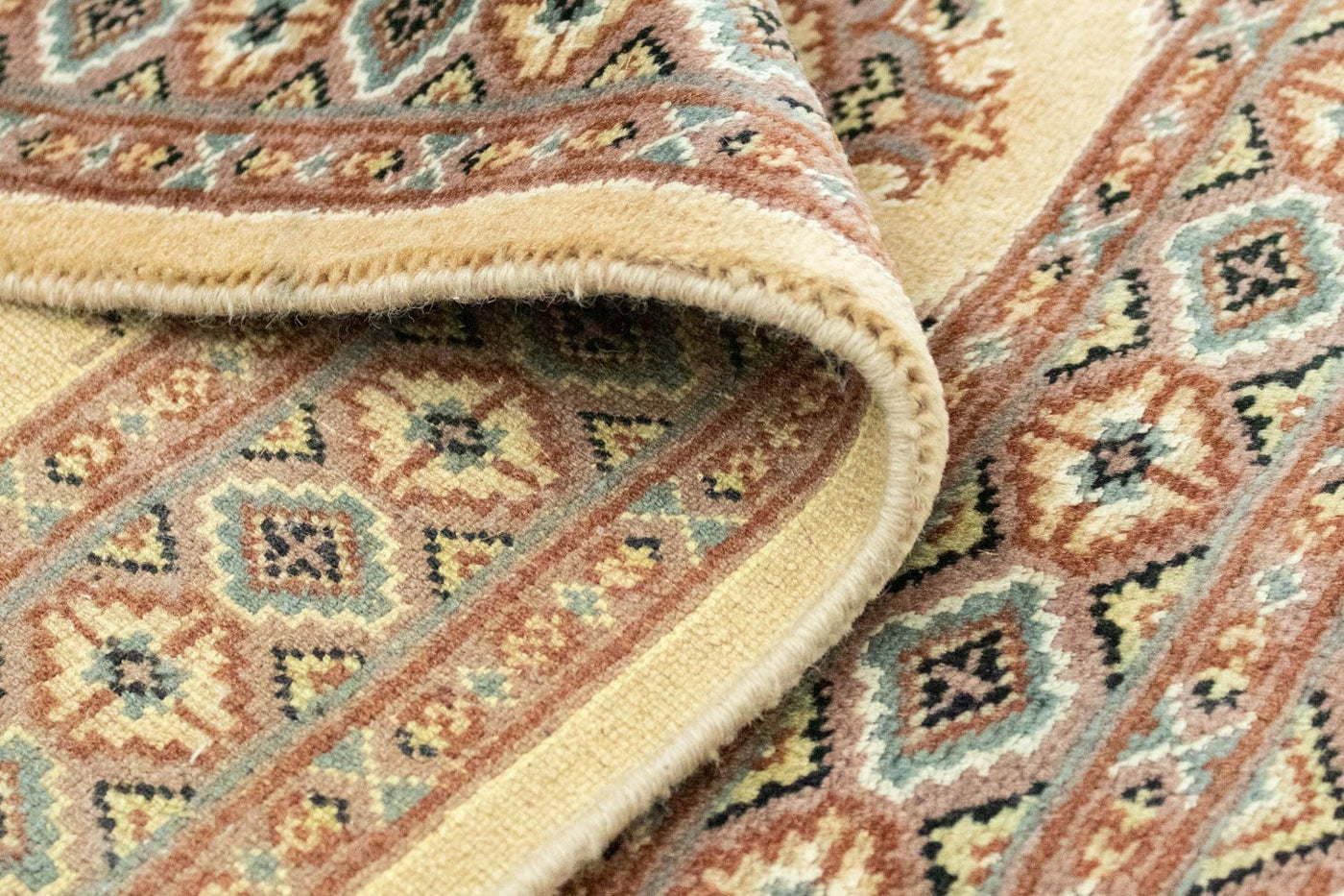 Pakistani Rug 122x77cm - Oriental Rug