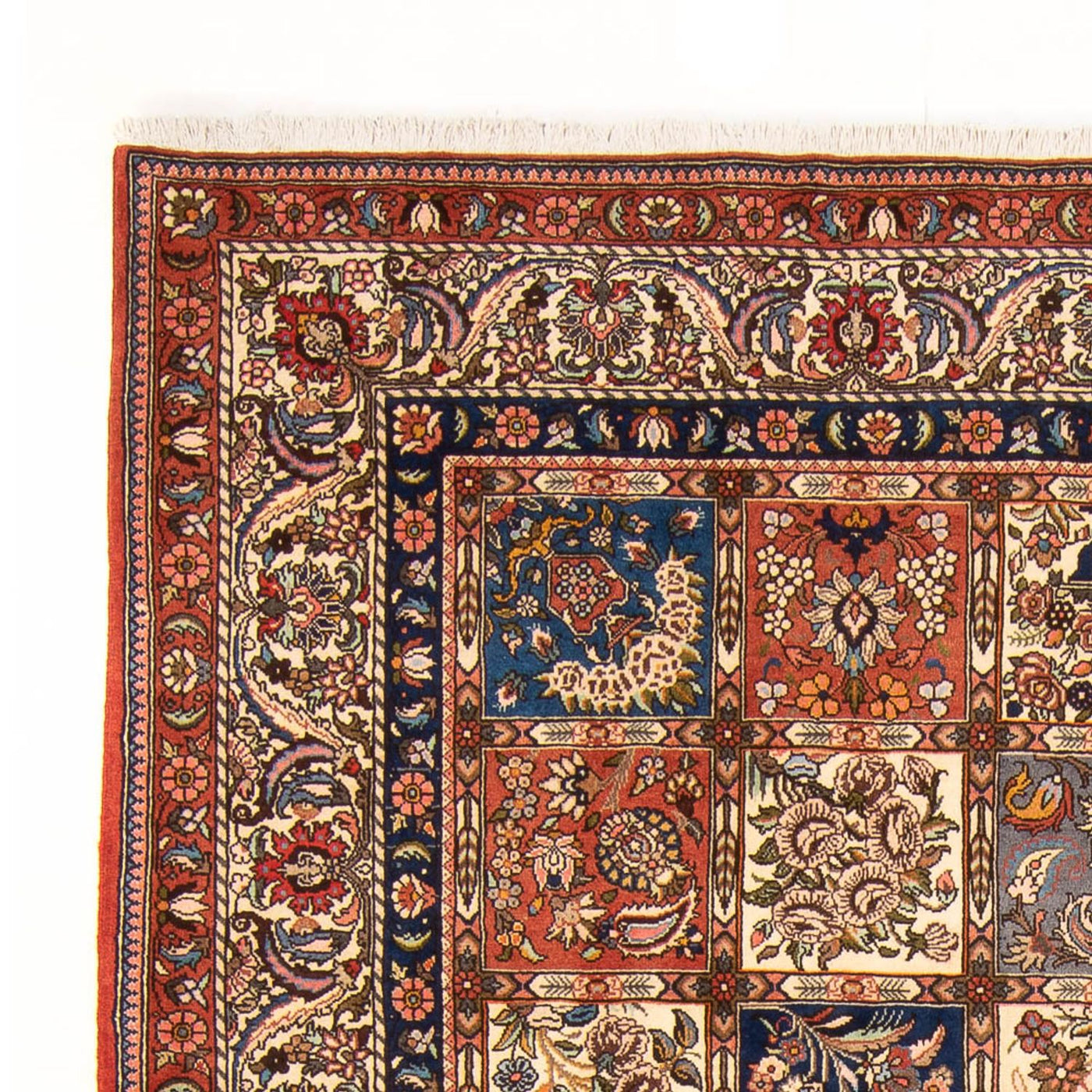 Bakhtiari Rug 314x200cm - Persian Rugs