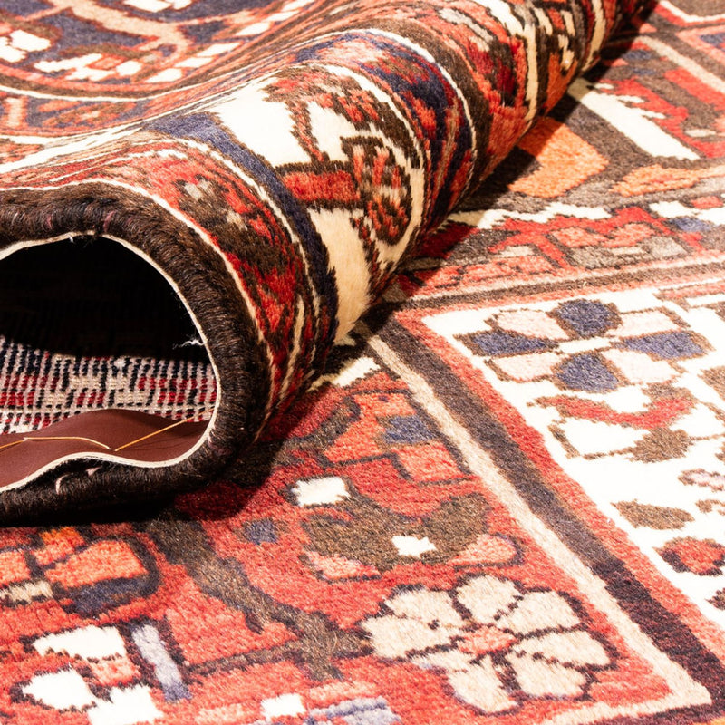 Bakhtiari Rug 307x205cm - Persian Rugs