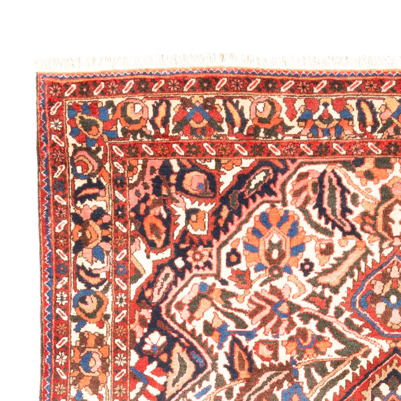 Bakhtiari Rug 312x214cm - Persian Rugs