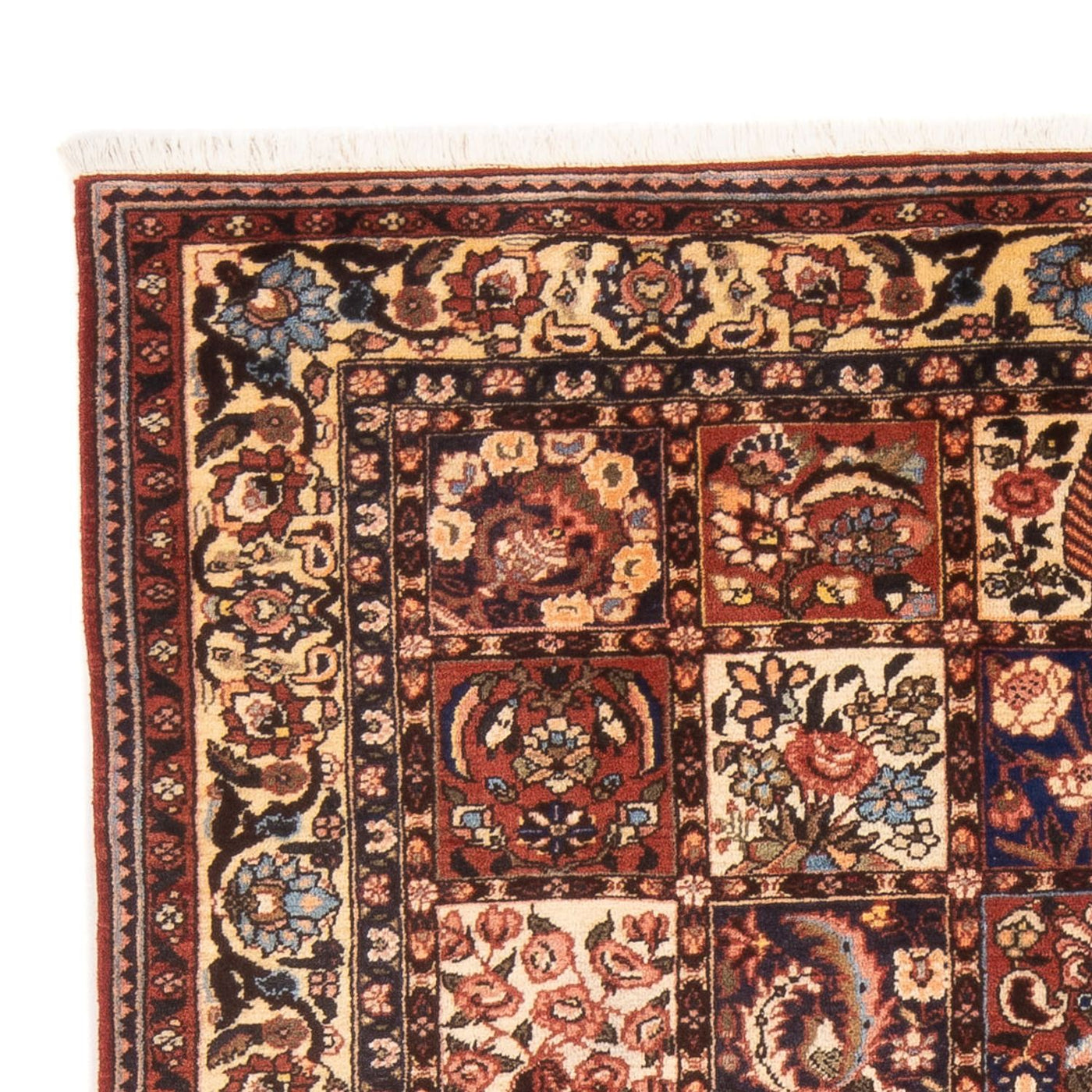 Bakhtiari Rug 197x138cm - Persian Rugs