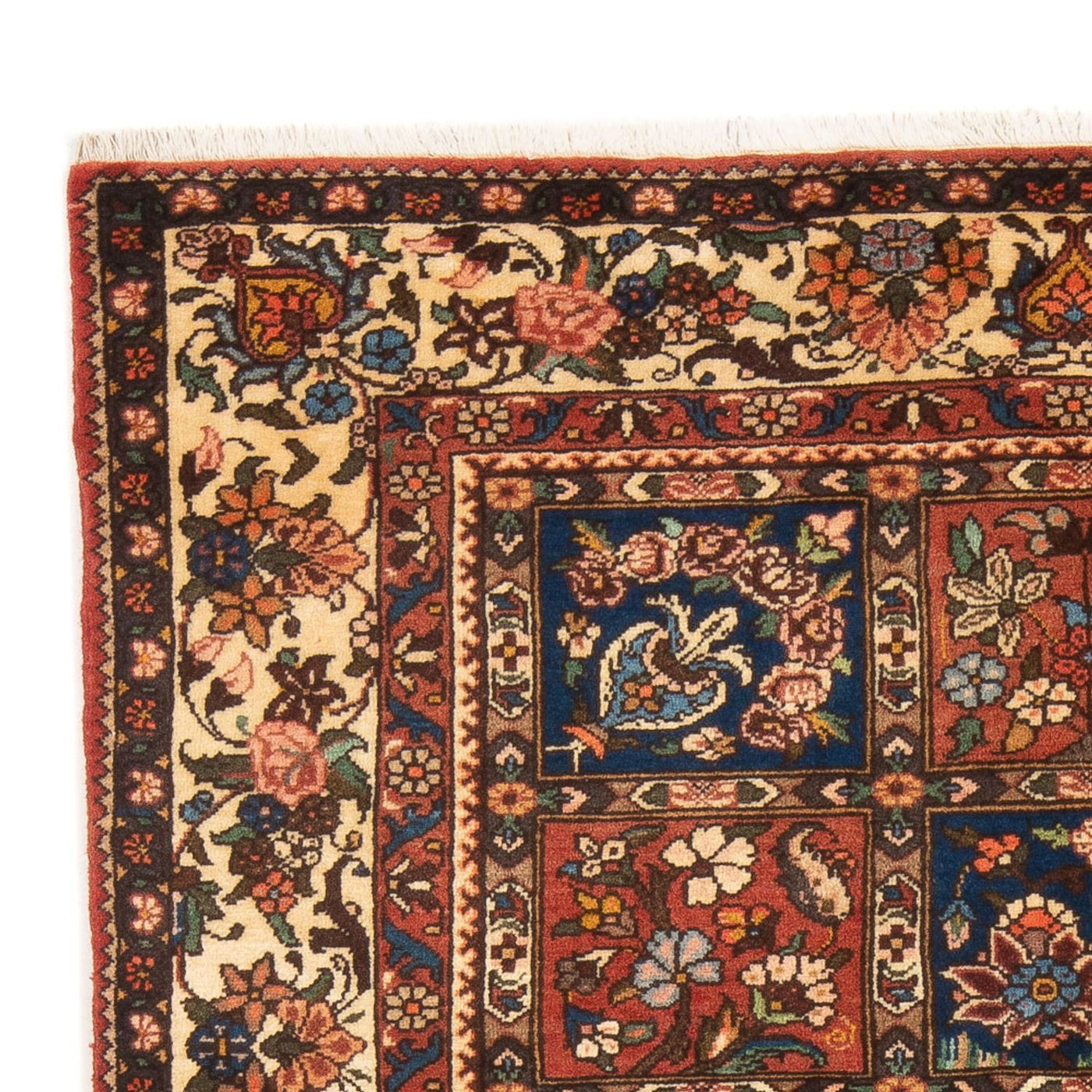 Bakhtiari Rug 196x140cm - Persian Rugs